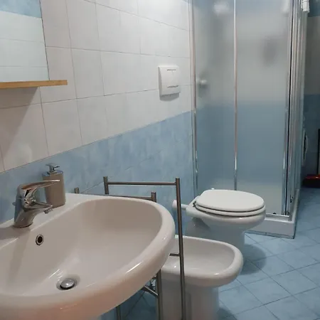 Tiarini Station Apartment
